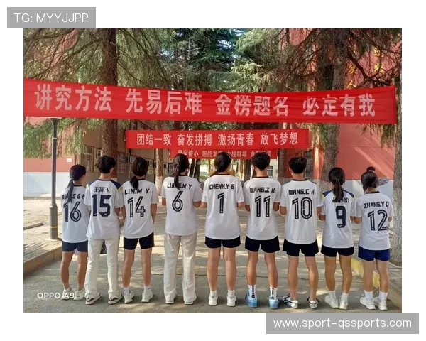 足球场上的矮个子巨星们他们如何凭借天赋与努力征服绿茵场